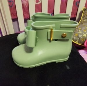 rainboots